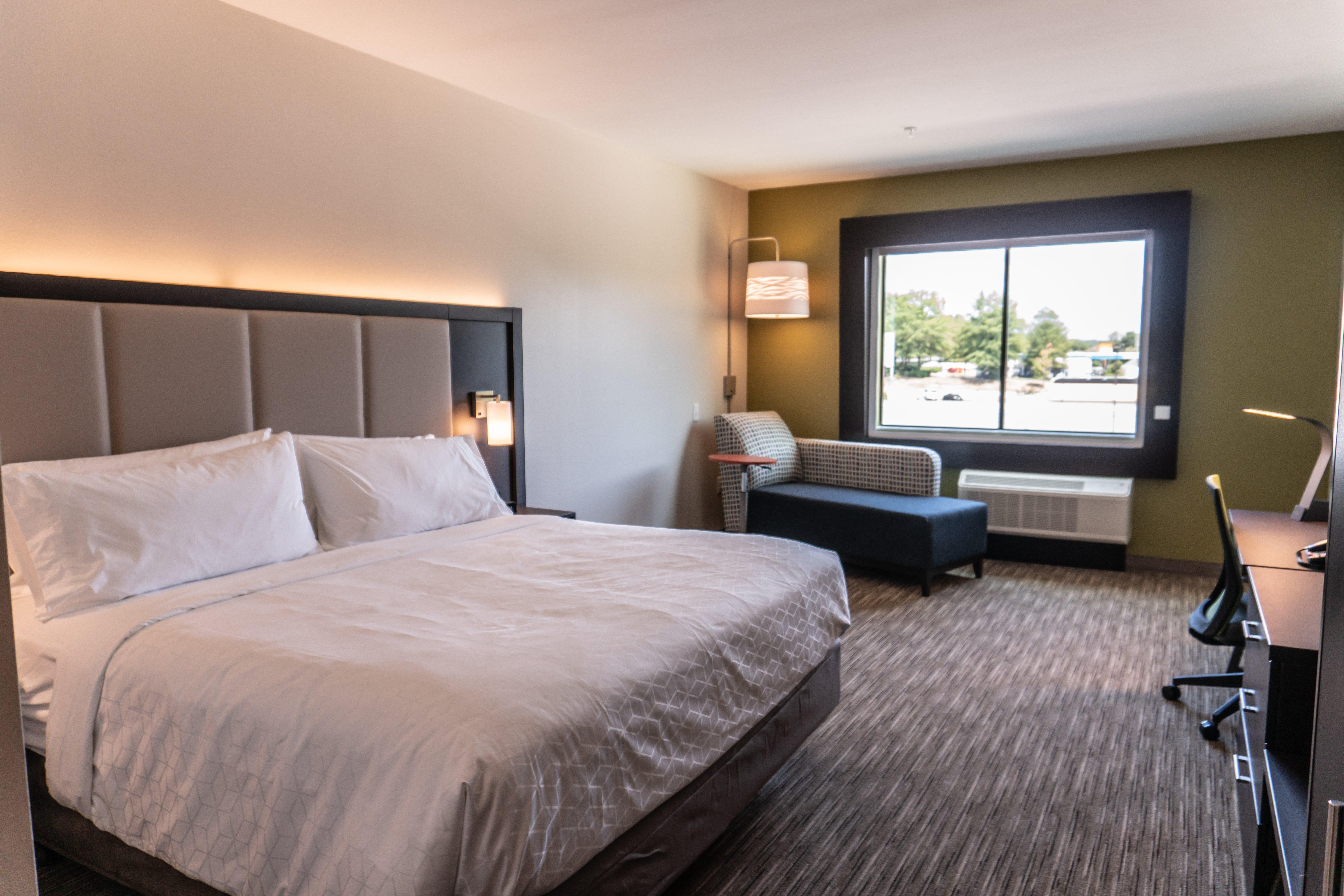Holiday Inn Express & Suites - Birmingham - Homewood Exterior photo